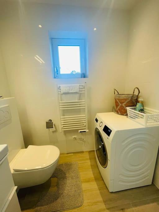 Prachtig Guesthouse Met Gratis Parkeren Маасмехелен Экстерьер фото